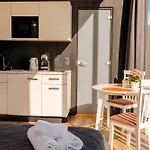 Pulli Country Club - Private Sauna & River View Apartament Parnawa