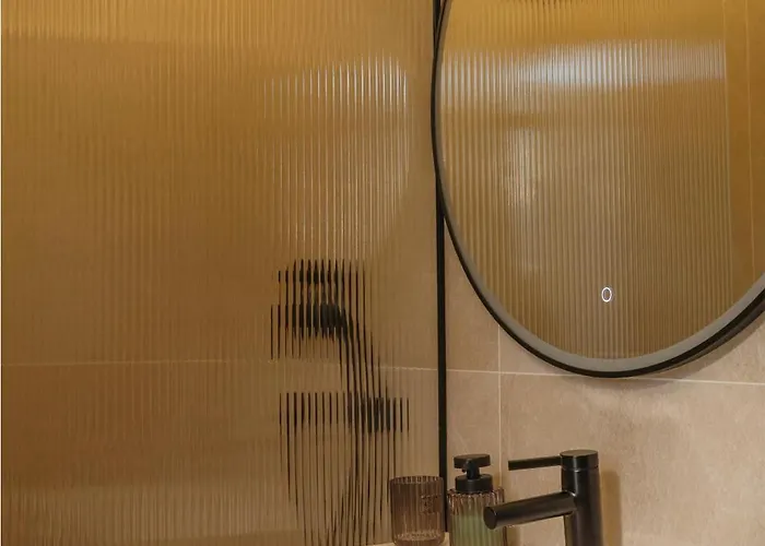 Daire Pulli Country Club - Private Sauna & River View *